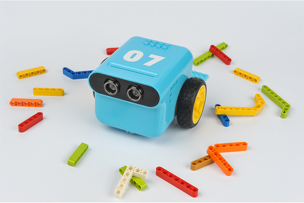 中級小(xiǎo)車(chē)